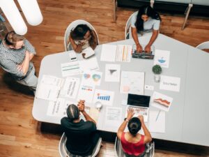 Lire la suite à propos de l’article Synergie SEA-SEO : Comment combiner référencement payant et naturel pour maximiser votre ROI